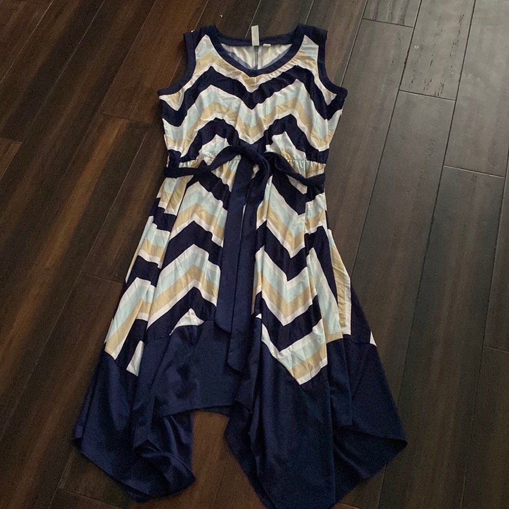 Chevron Pattern With Handkerchief Bottom - image 1